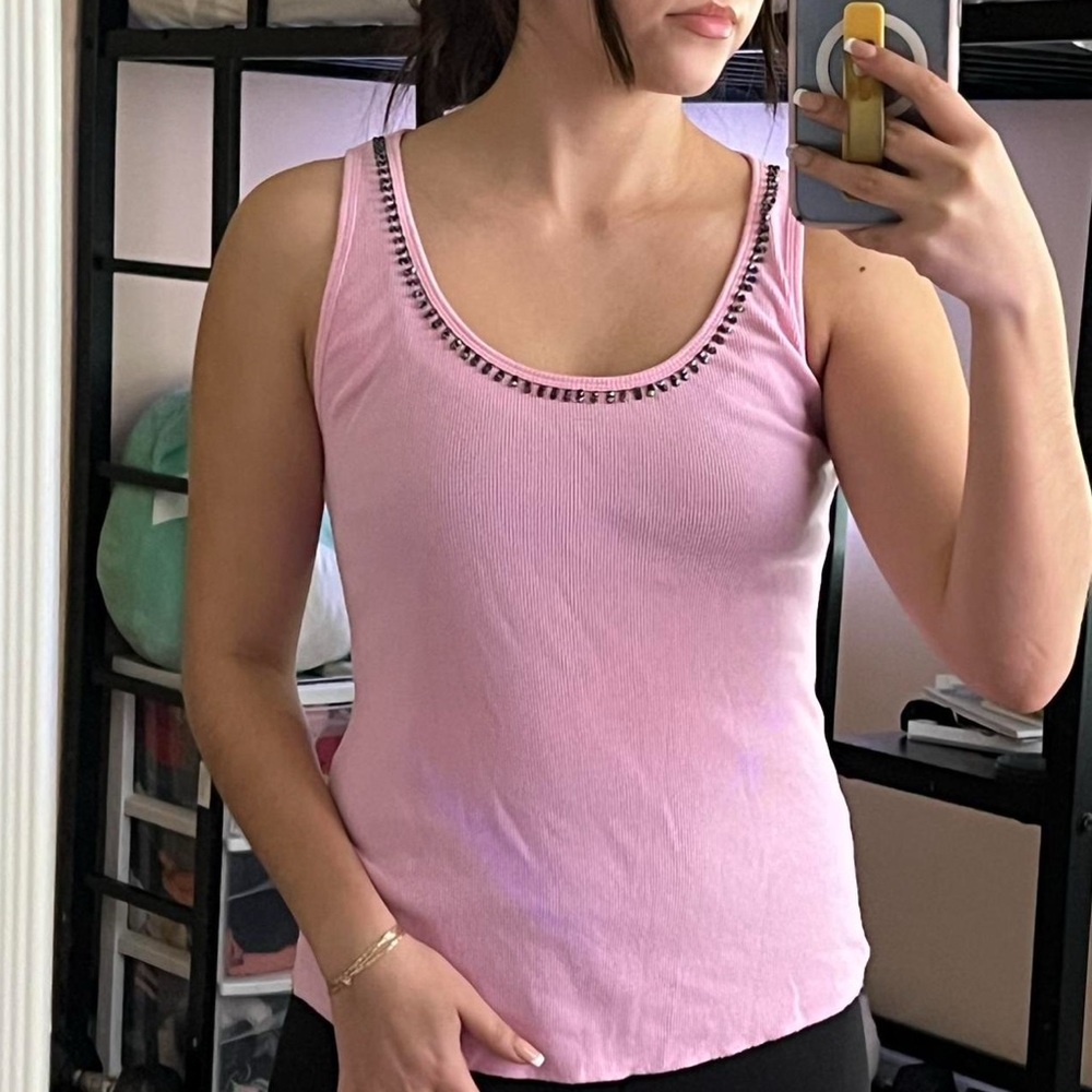 Tank Tops - Picture 2 of 4
